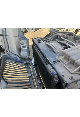 INTERNATIONAL 4400 Radiator