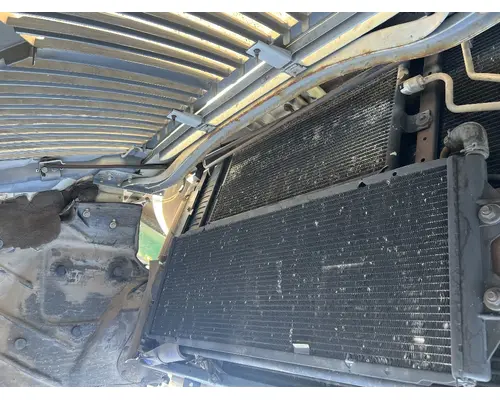 INTERNATIONAL 4400 Radiator