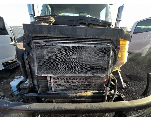 INTERNATIONAL 4400 Radiator
