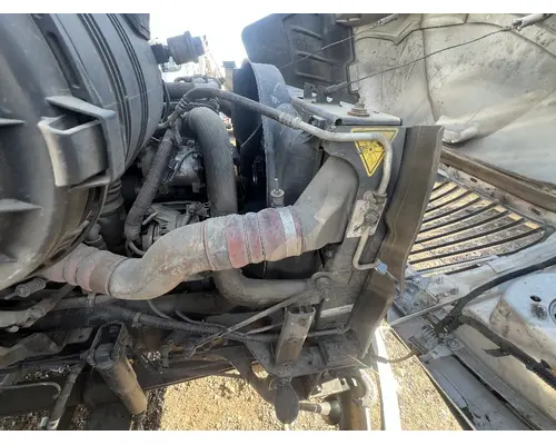 INTERNATIONAL 4400 Radiator