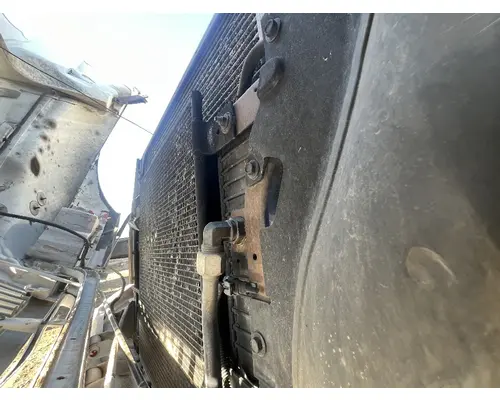 INTERNATIONAL 4400 Radiator