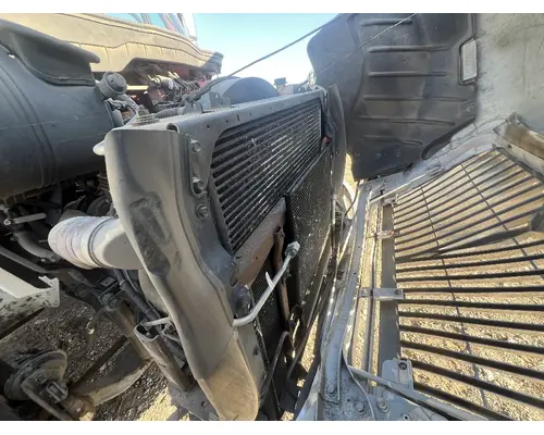INTERNATIONAL 4400 Radiator