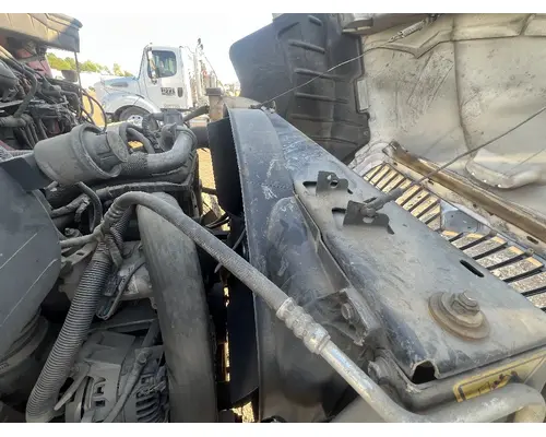 INTERNATIONAL 4400 Radiator