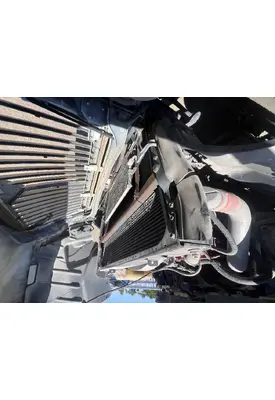 INTERNATIONAL 4400 Radiator
