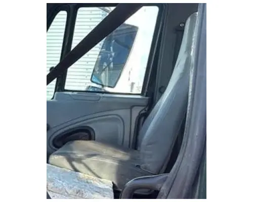 INTERNATIONAL 4400 SEAT, FRONT