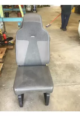 INTERNATIONAL 4400 SEAT, FRONT