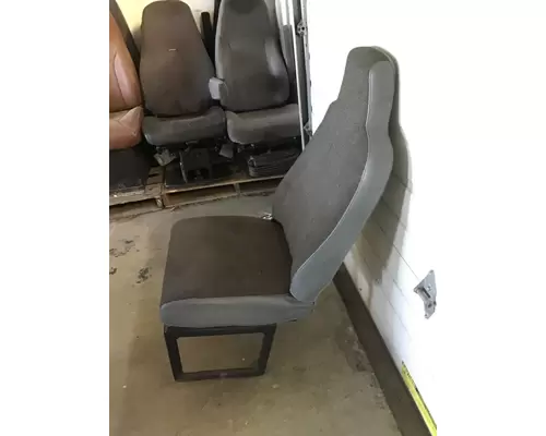 INTERNATIONAL 4400 SEAT, FRONT