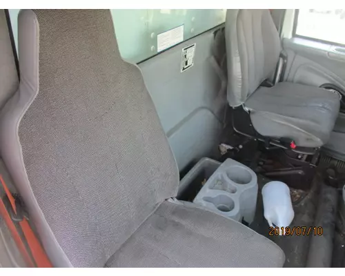 INTERNATIONAL 4400 SEAT, FRONT