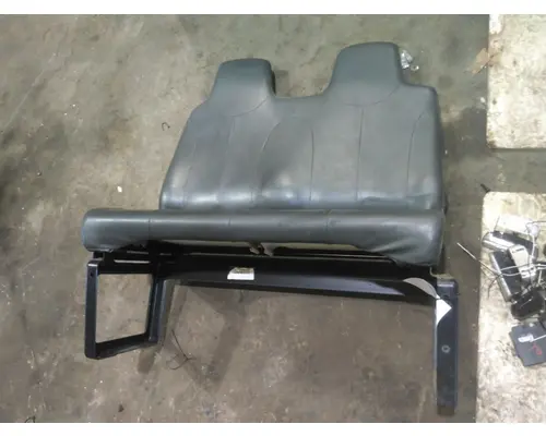 INTERNATIONAL 4400 SEAT, FRONT