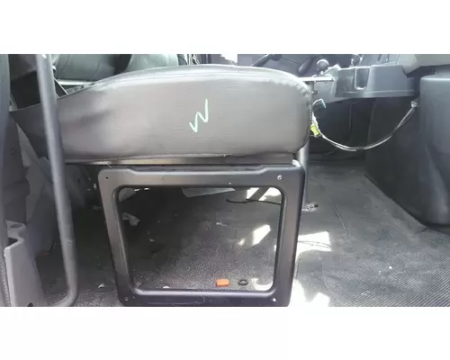 INTERNATIONAL 4400 SEAT, FRONT