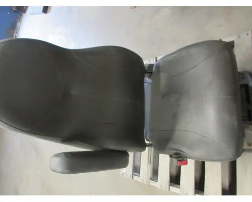 INTERNATIONAL 4400 Seat, Front