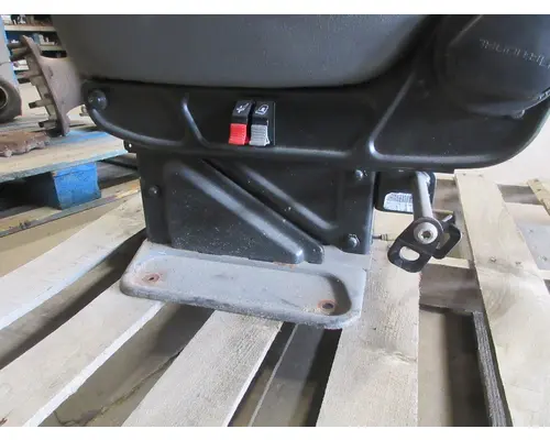 INTERNATIONAL 4400 Seat, Front