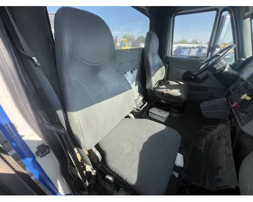 INTERNATIONAL 4400 Seat, Front