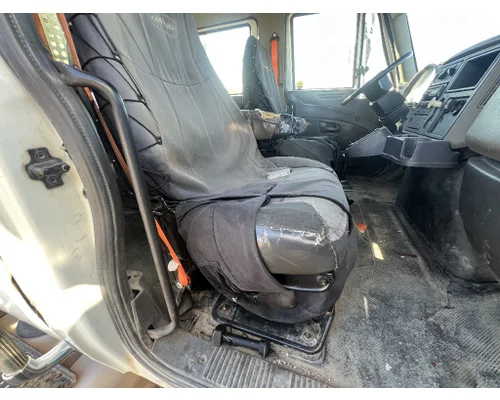 INTERNATIONAL 4400 Seat, Front