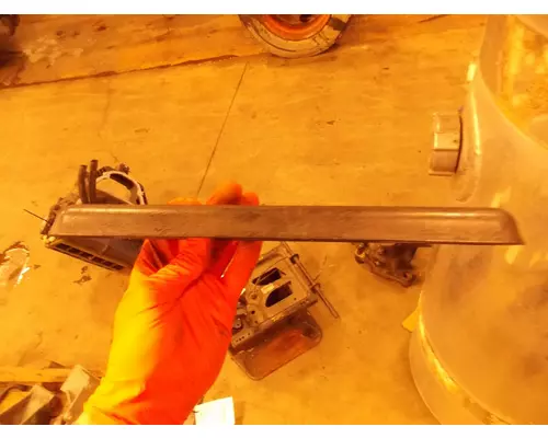 INTERNATIONAL 4400 Seat Belt