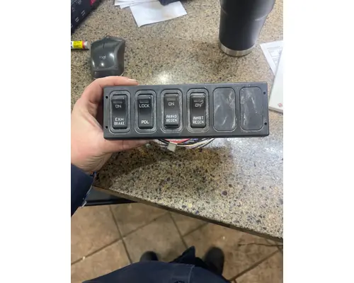 INTERNATIONAL 4400 Switch