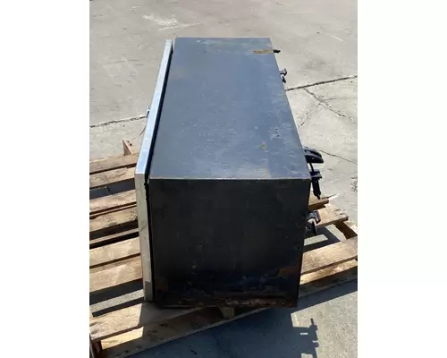 INTERNATIONAL 4400 Tool Box