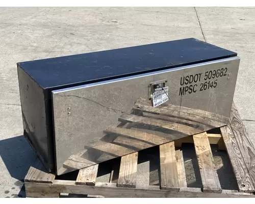 INTERNATIONAL 4400 Tool Box