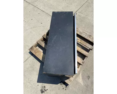 INTERNATIONAL 4400 Tool Box