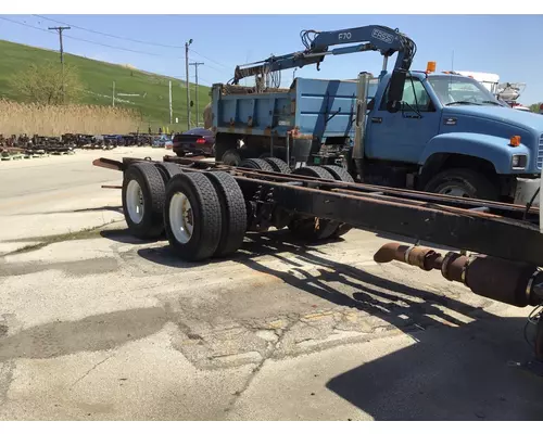 INTERNATIONAL 4400 WHOLE TRUCK FOR PARTS