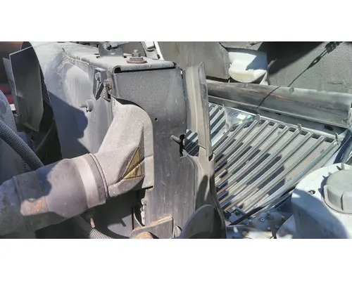 INTERNATIONAL 4400 WHOLE TRUCK FOR RESALE