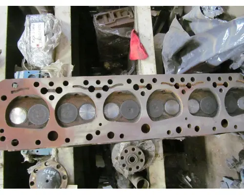 INTERNATIONAL 450 Cylinder Head