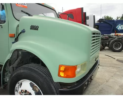 INTERNATIONAL 4600 1990-2002 HOOD