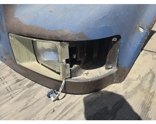 INTERNATIONAL 4600 UH Hood