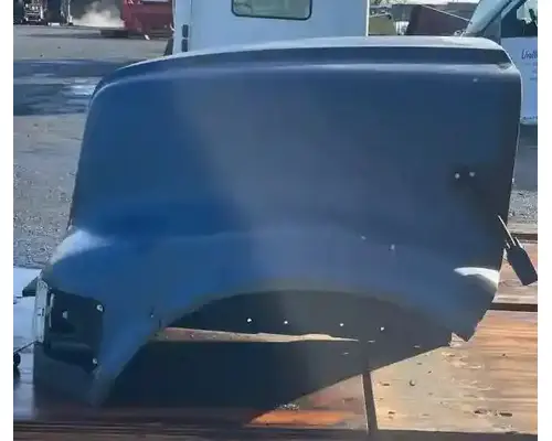 INTERNATIONAL 4600 UH Hood