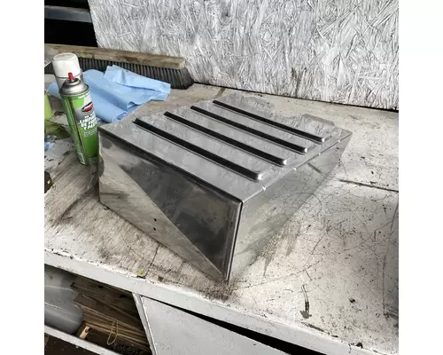 INTERNATIONAL 4600 Battery BoxTray