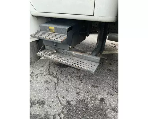 INTERNATIONAL 4600 Battery Box