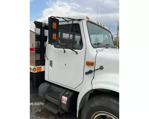 INTERNATIONAL 4600 Cab