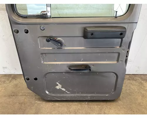 INTERNATIONAL 4600 Door Assembly, Front