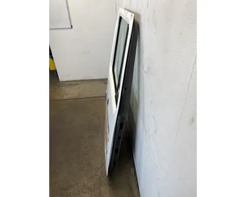 INTERNATIONAL 4600 Door Assembly, Front