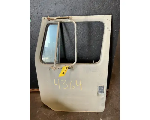 INTERNATIONAL 4600 Door Assembly, Front