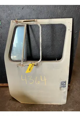 INTERNATIONAL 4600 Door Assembly, Front