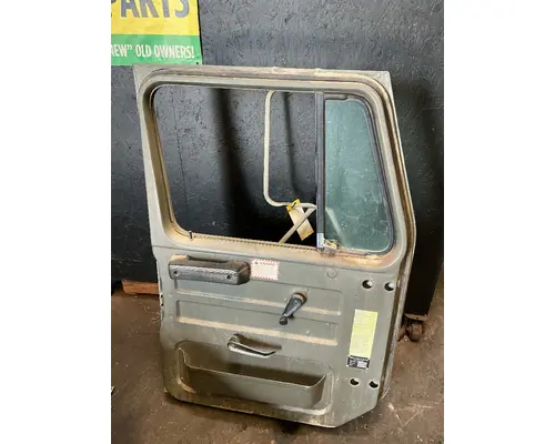 INTERNATIONAL 4600 Door Assembly, Front