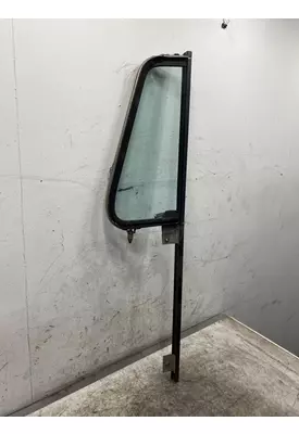 INTERNATIONAL 4600 Glass