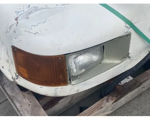 INTERNATIONAL 4600 Hood