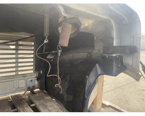 INTERNATIONAL 4600 Hood