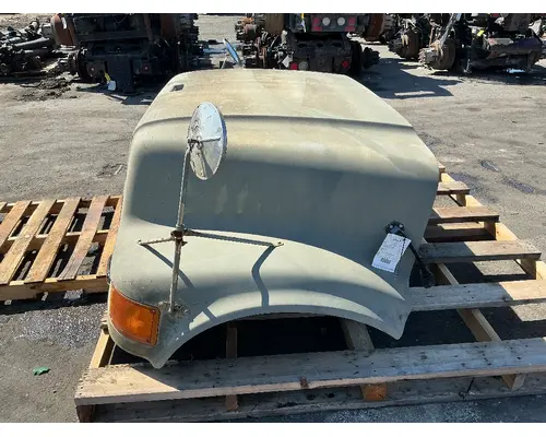 INTERNATIONAL 4600 Hood