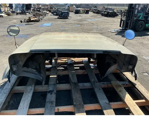 INTERNATIONAL 4600 Hood