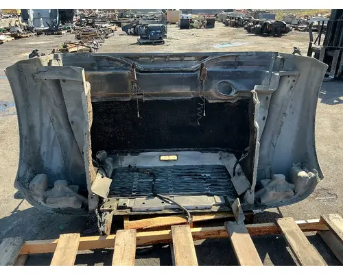 INTERNATIONAL 4600 Hood