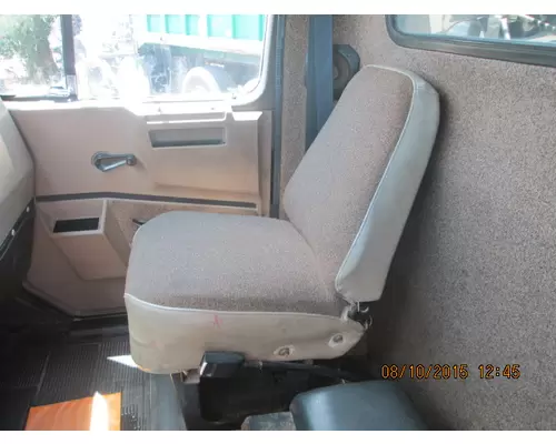 INTERNATIONAL 4600 SEAT, FRONT