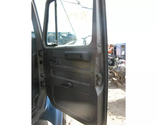 INTERNATIONAL 4700 / 4900 / 8100 / 8200 Door Assembly, Front