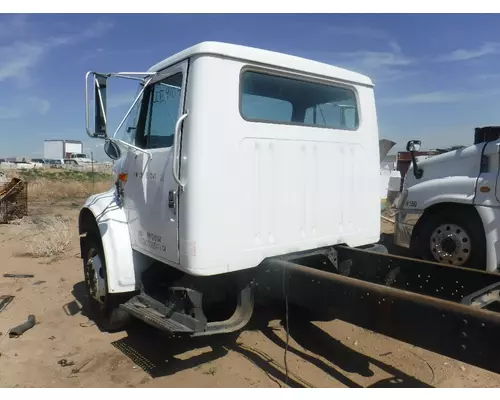 INTERNATIONAL 4700 / 4900 / 8200 Cab Clip