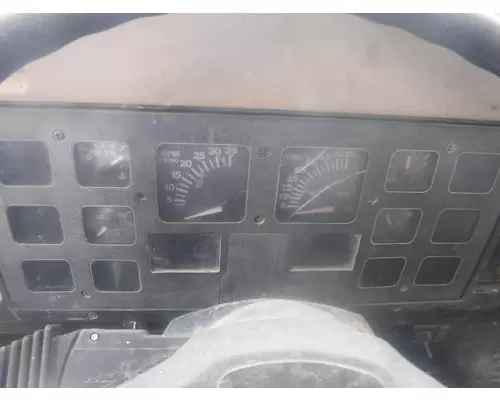 INTERNATIONAL 4700 / 4900 / 8200 Instrument Cluster