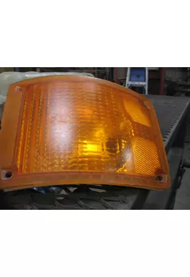 INTERNATIONAL 4700 / 4900 / 9400 (early) Signal Light