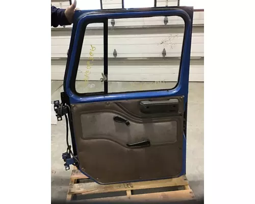 INTERNATIONAL 4700 1990-2002 DOOR ASSEMBLY, FRONT