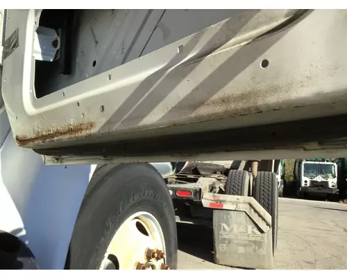 INTERNATIONAL 4700 1990-2002 DOOR ASSEMBLY, FRONT